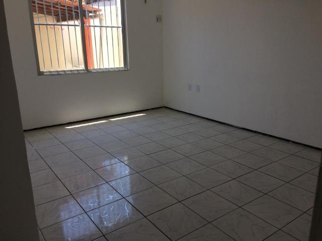 Casa plana,próximo avenida Godofredo Maciel,ótima Localização - Foto 9
