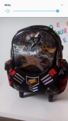 Mochila hotweels em ótimo estado 60reais - Foto 2