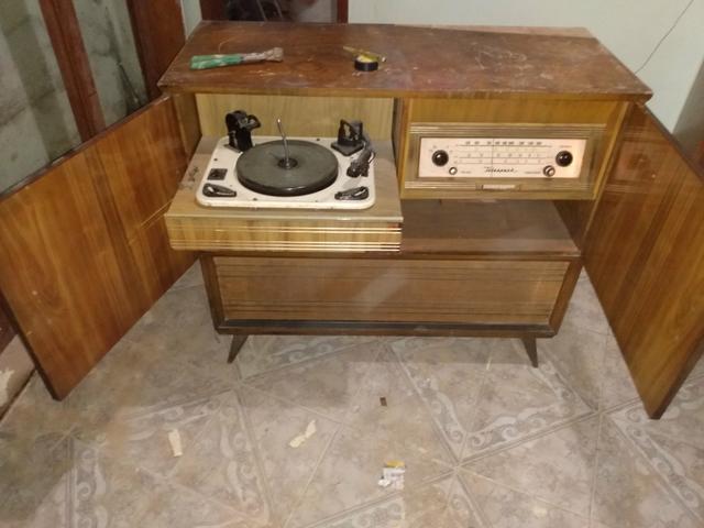 Antigo Rádio vitrola Telespark!