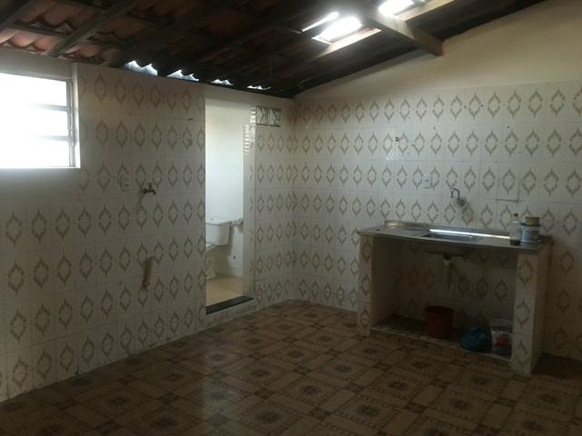 Casa 2/4 boa para escritório/ Itapuã 1o andar com entrada independente - Foto 6