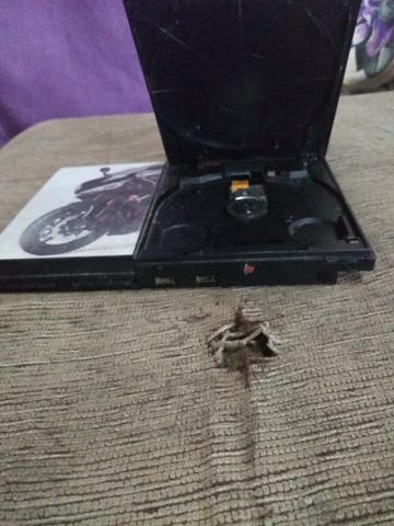 Play 2 com defeito