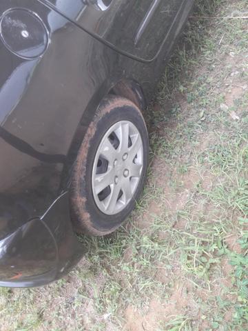 Vende-se carro ou troca. - Foto 2