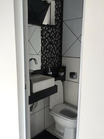 Casa Moderna de 5 quartos sendo quatro suítes toda no Blindex e porcelanato - Foto 8