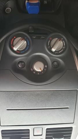 Nissan March 2015 1.6 - Foto 7