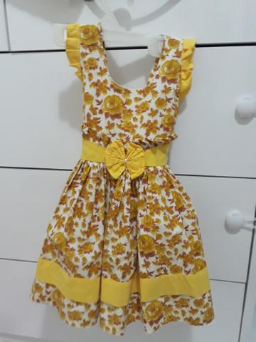 Vestidos Semi-novos 2 anos - Foto 2