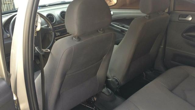 Volkswagen Voyage 2011 1.0 Completo - 9- * Zap - Foto 10