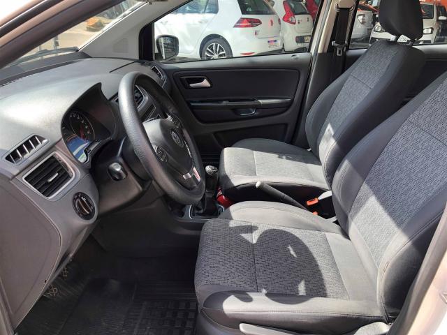 VOLKSWAGEN FOX 2013/2014 1.0 MI 8V FLEX 4P MANUAL - Foto 5