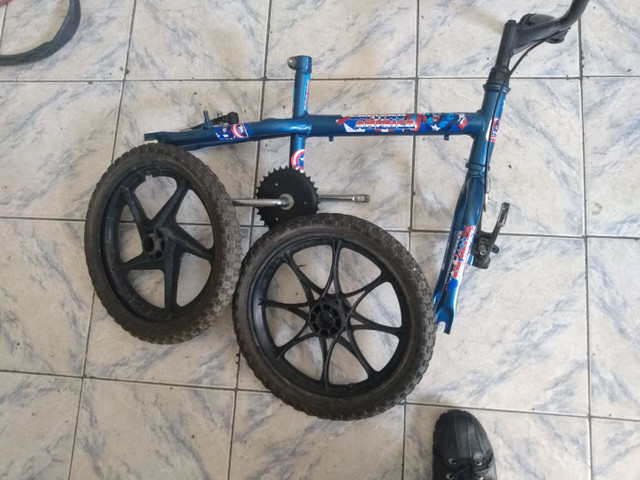 Quadro e roda com pneu bicicleta infantil aro 16