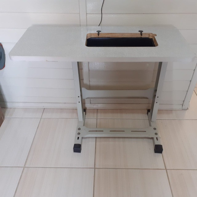 Mesa de maquina de costura