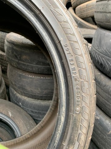 Pneu 305/30/19 Bridgestone potenza re 050a runflat meia vida sem defeitos (não é riscado) - Foto 3