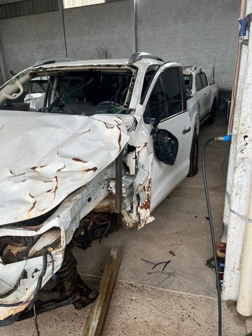 Sucata Nissan Frontier 2.3 LE Aut 2018 - Foto 3