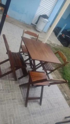 Mesa dobrada madeira com 4 cadeiras