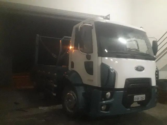 Do caminhão: Ford cargo 1317 E de ano 2012