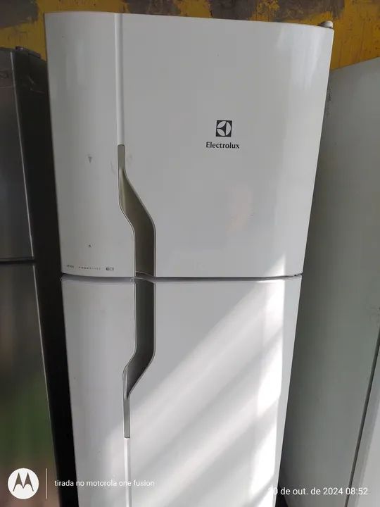 REFRIGERADOR ELECTROLUX DF 35A 220V