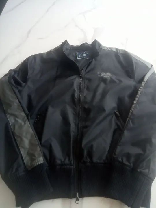 Jaqueta preta com cinza da M. Officer 