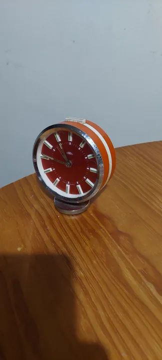 Relógio despertador importado