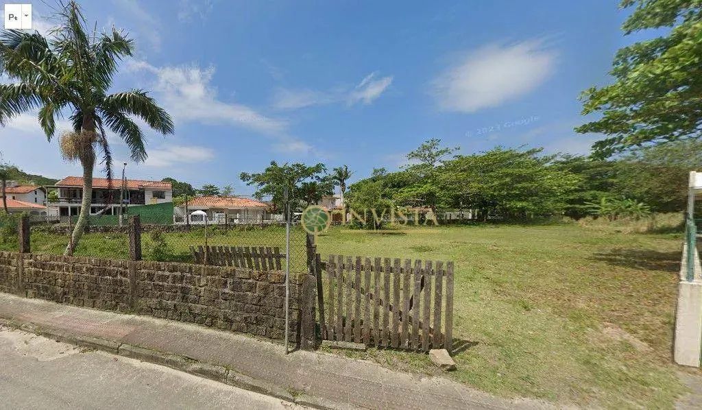 Terreno com 3421m² - À venda em Ponta das Canas.