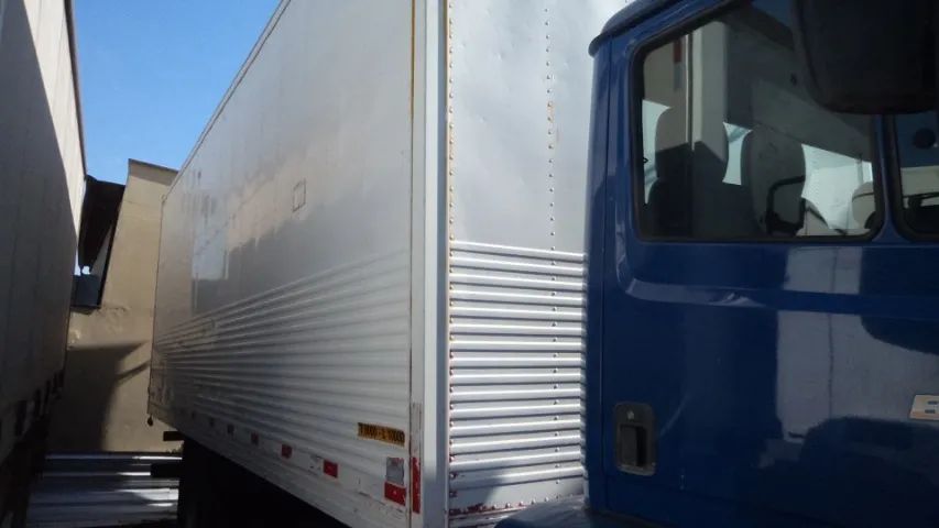  Caminhao Atego,Mercedes 1718 toco com bau de aluminio de 7 metros - Foto 2