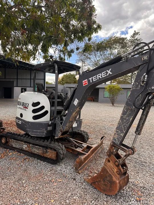 Mine escavadeira terex tc 37