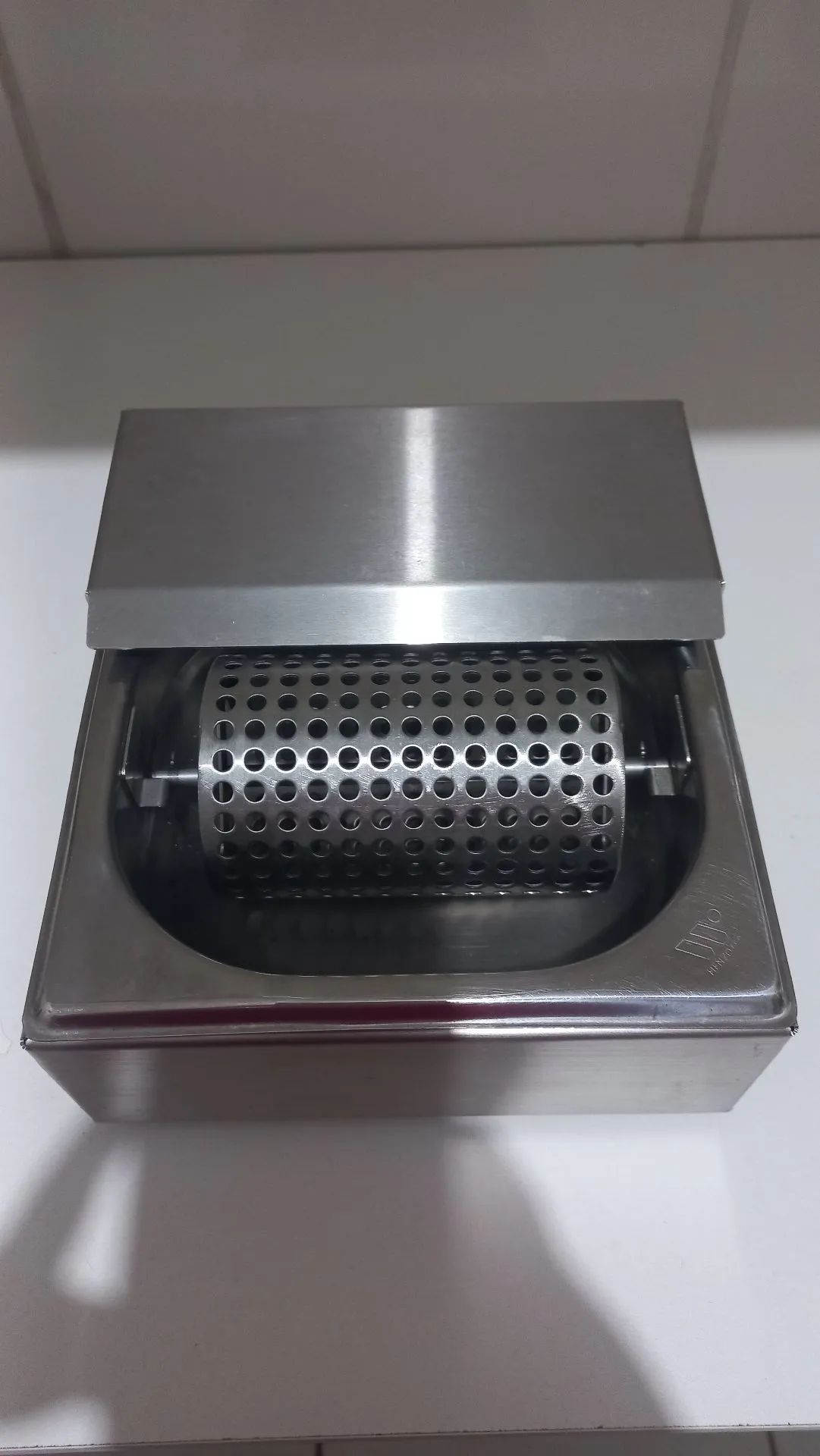 Utensílios para hamburgueria em aço inox - mantegueira, nivelador pão, prensa smash etc.