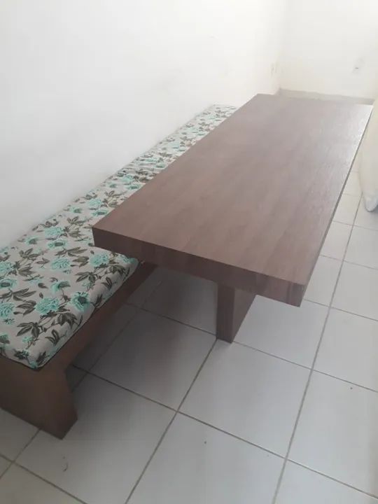 Mesa de Jantar com Banco