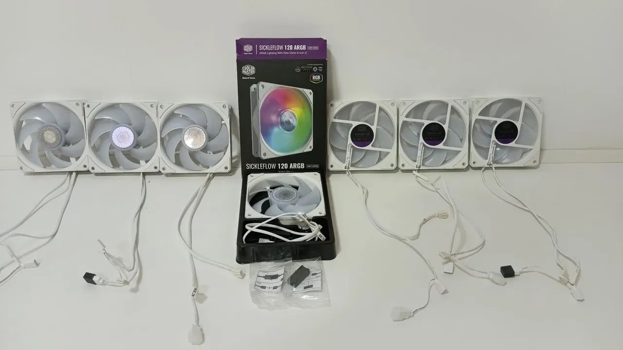 Kit com 7 Ventoinhas(Fans) Cooler Master Sickleflow 120 ARGB branco 