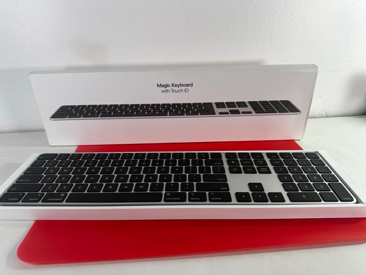 h*e様 Apple Magic Keyboard with Touch ID Magic Keyboard com Touch ID para modelos de Mac com chip da