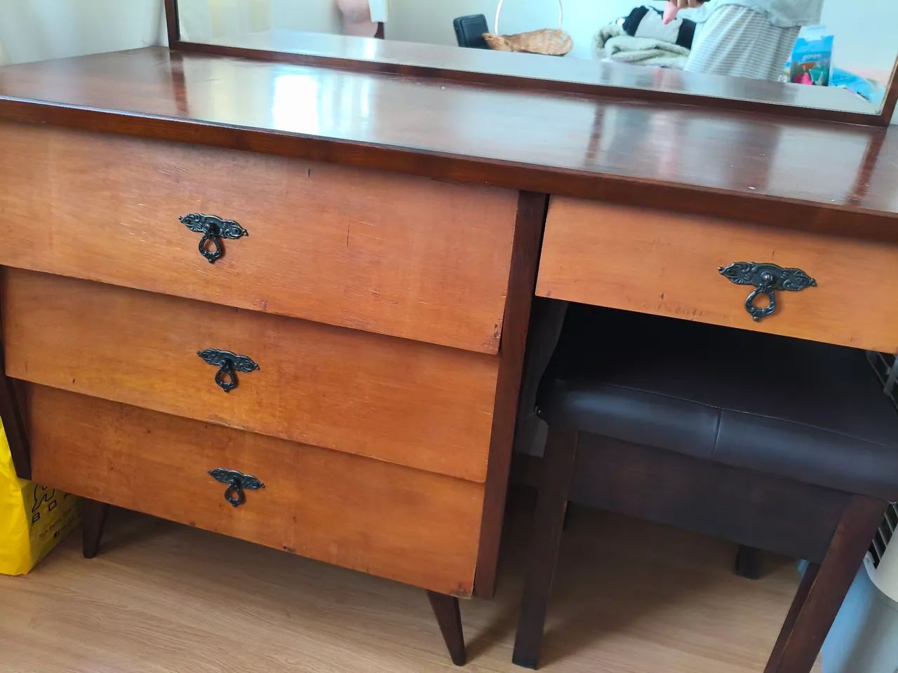 Dressing Table64302122458883121