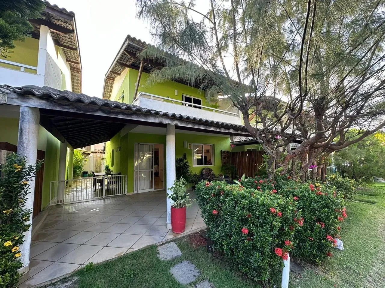 CASA À VENDA EM STELLA MARIS - CONDOMÍNIO FECHADO