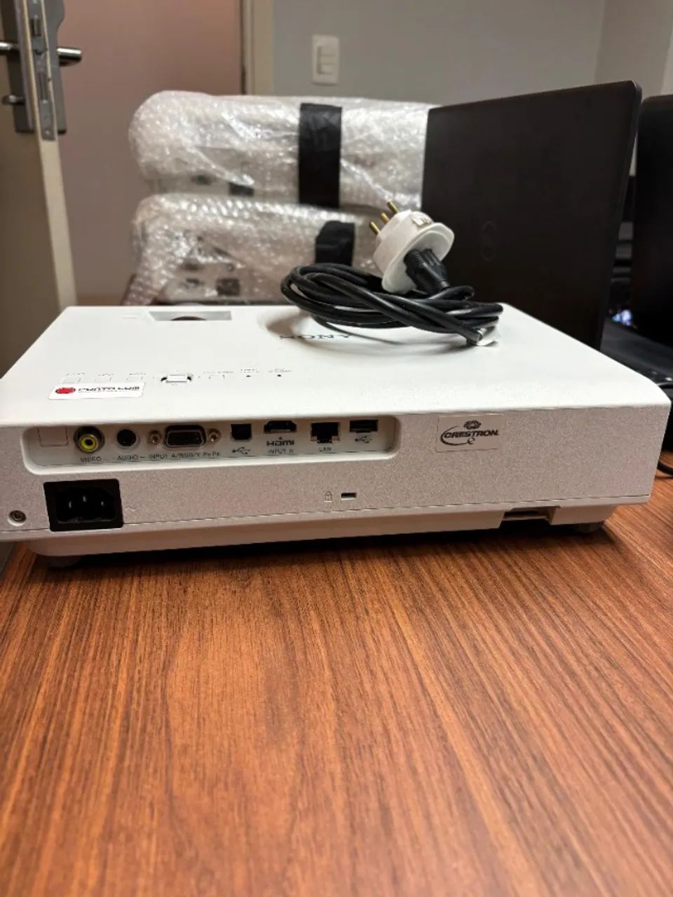 Projetor Sony VPL-DW 126 LCD WXGA 2600 ansilumens HDMI WI-FI 1024 X 768 + CONTROLE + AC +  - Foto 3