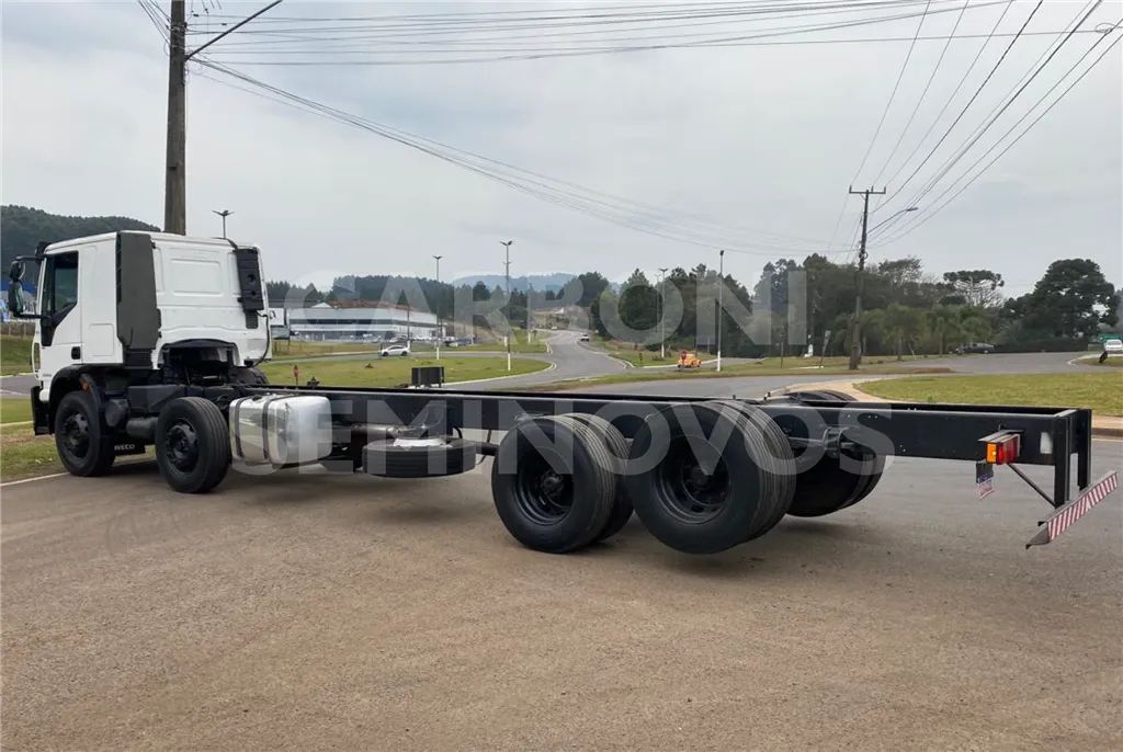 IVECO TECTOR 310E30CE 8X2 2017/2018 - Foto 5