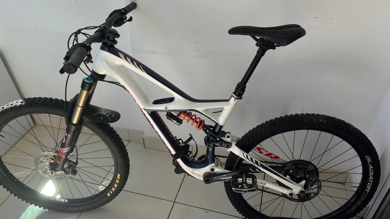 Vendo SPECIALIZED ENDURO FSR EXPERT CARBON 650B 2016 TAM M SEMINOVA