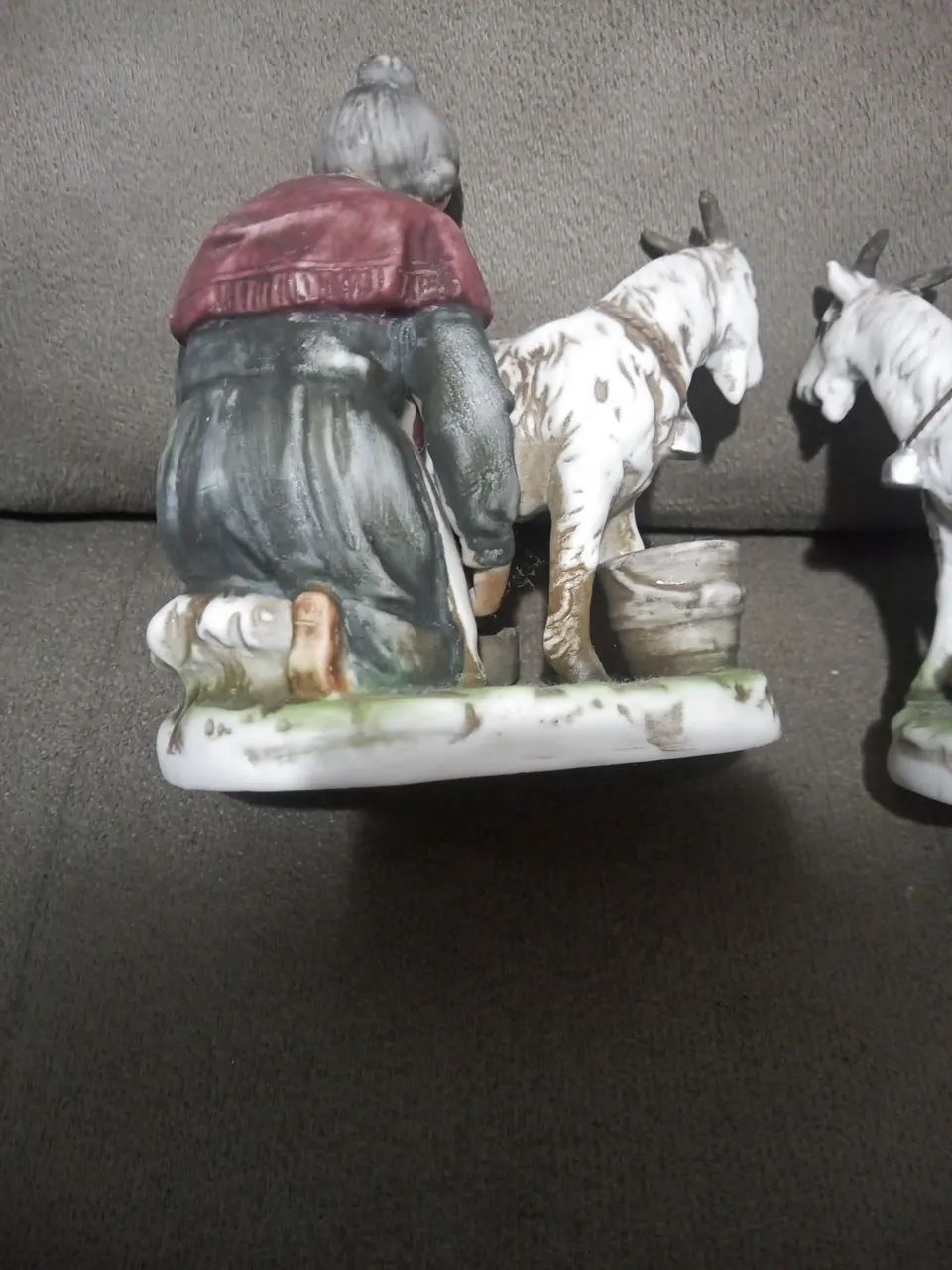 Antigas Estatuetas de Porcelana - Foto 5