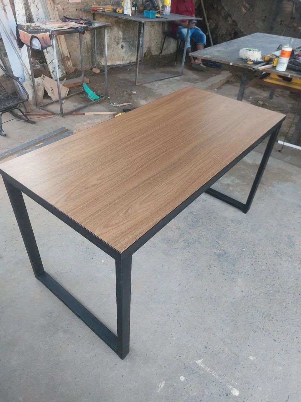 Mesa de escritório com design moderno e elegante - Foto 2