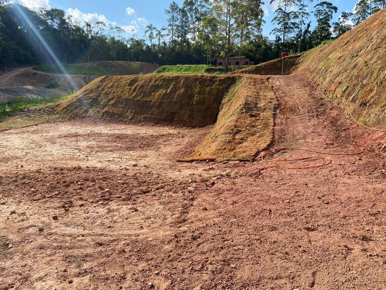 Terreno com documentação e com terraplanagem - Foto 4