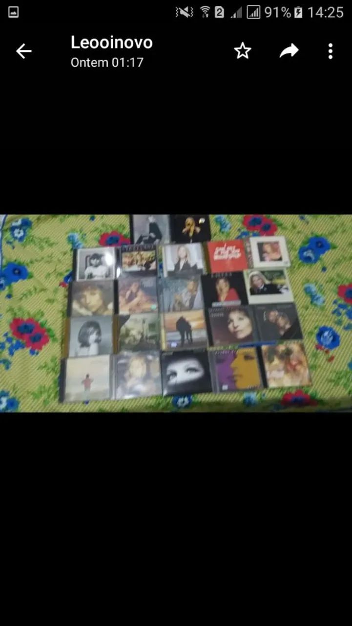 Coleção de CDs da cantora Barbra Streisand 