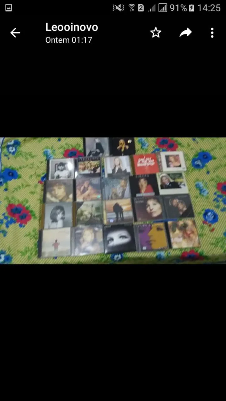 Coleção de CDs da cantora Barbra Streisand