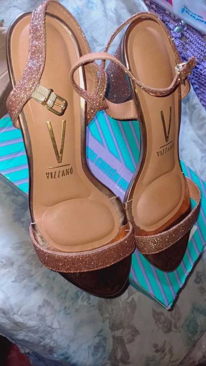 Sandália Glitter Dourada Vizzano