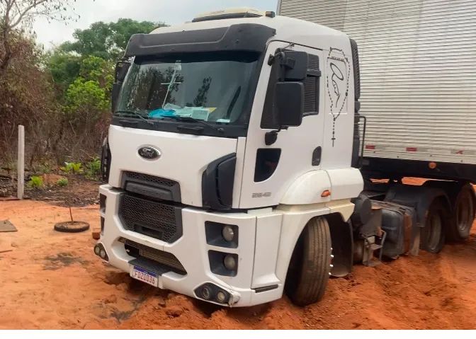 Caminhão Ford Cargo 2842 6x2