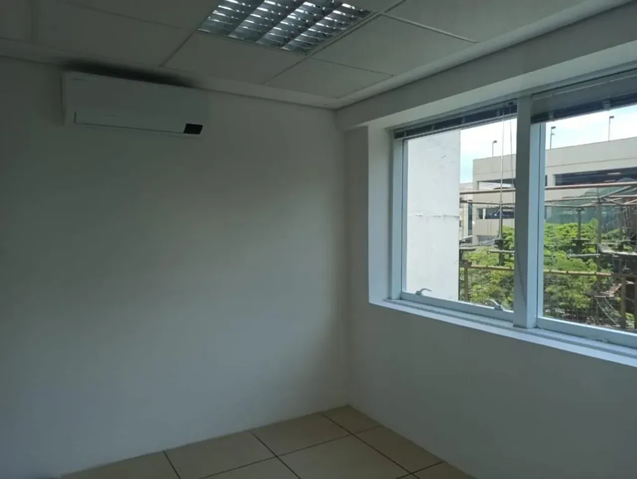 Sala para alugar, 41 m² por R$ 3.946,75/mês - Granja Viana - Cotia/SP