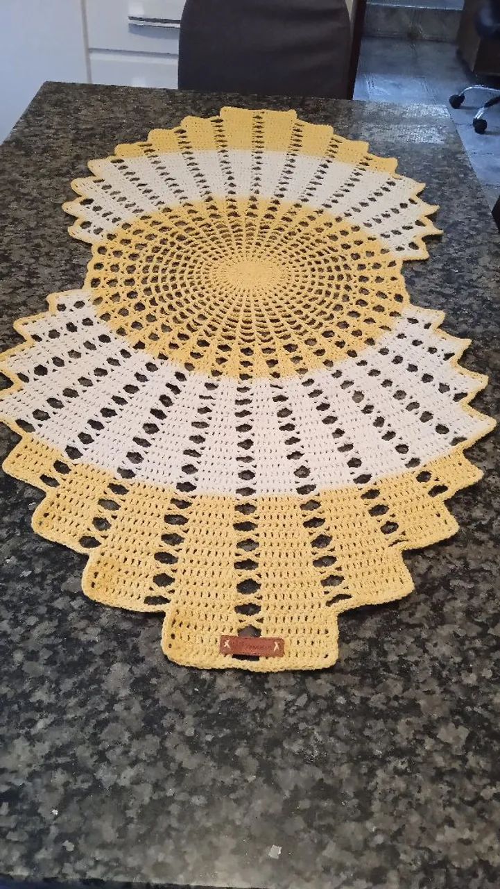 Trilho de mesa de crochê 