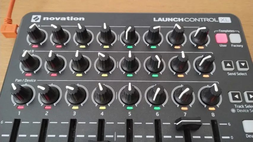 Novation Launch Control XL mk2 - Equipamentos e Acessórios de Som