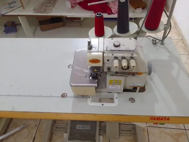 Máquina overloque industrial