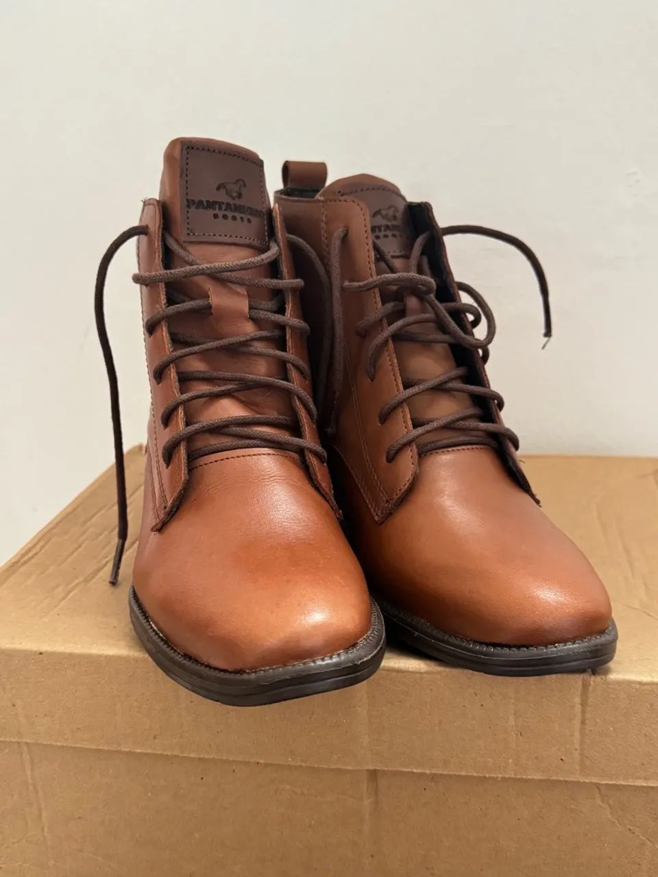 Botas de couro legítimo italiano - Tamanho 35 - Foto 2