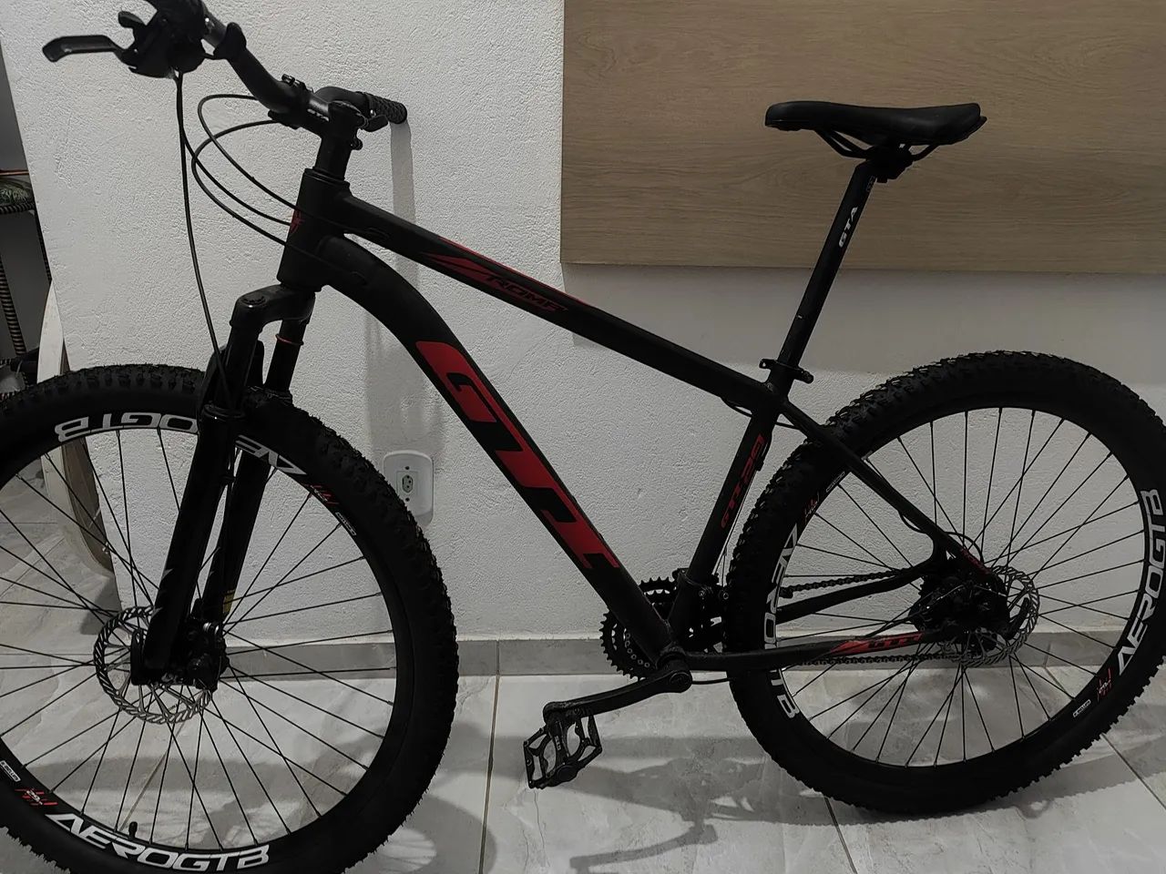 Bicicleta aro 29 mtb. Nova , só 2 meses de uso. TEM CONVERSA  - Foto 3