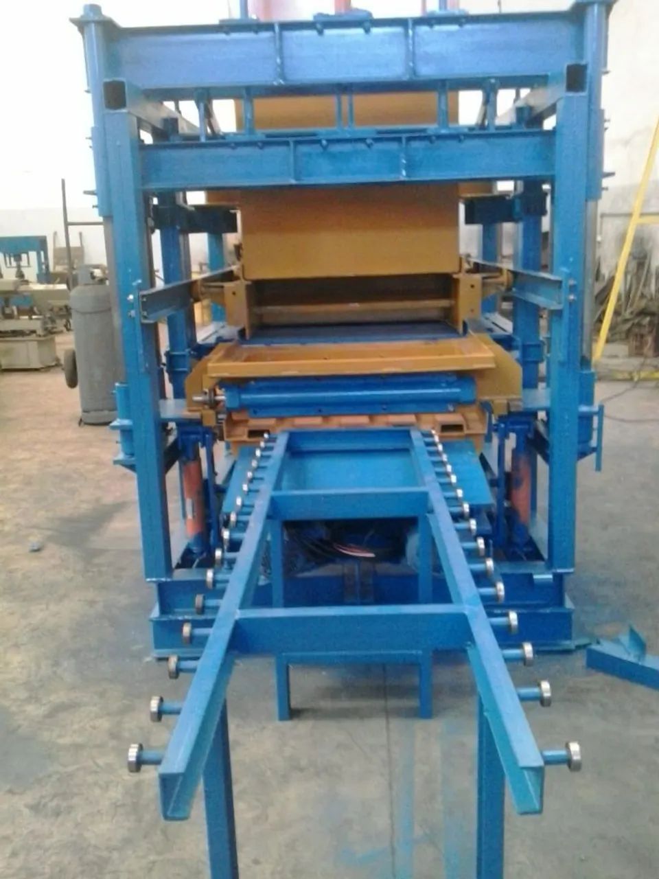 Máquina de Blocos de Concreto hidráulica nova - Foto 3