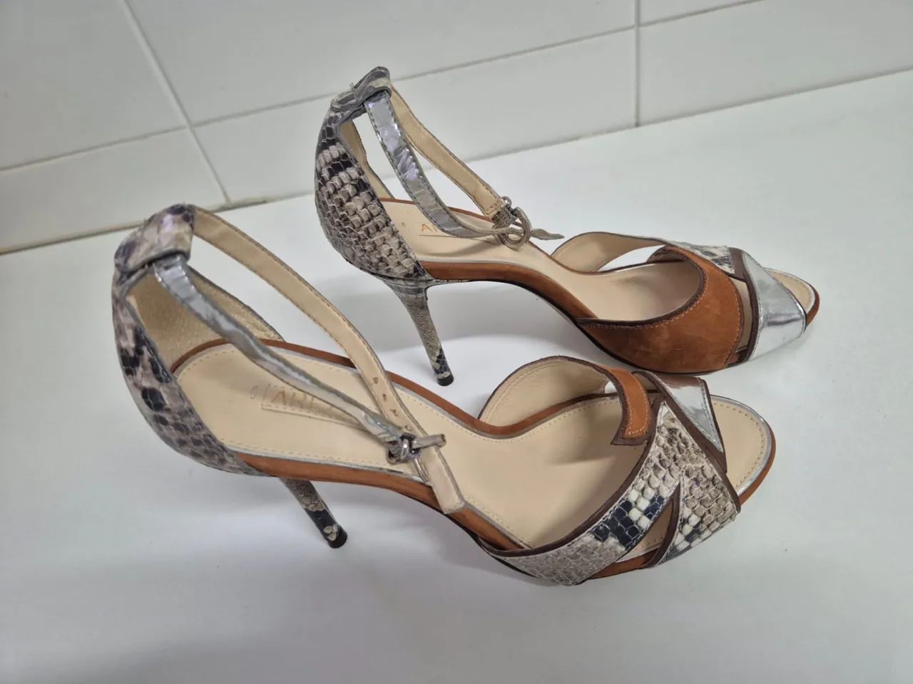 Sandália Arezzo - Foto 4