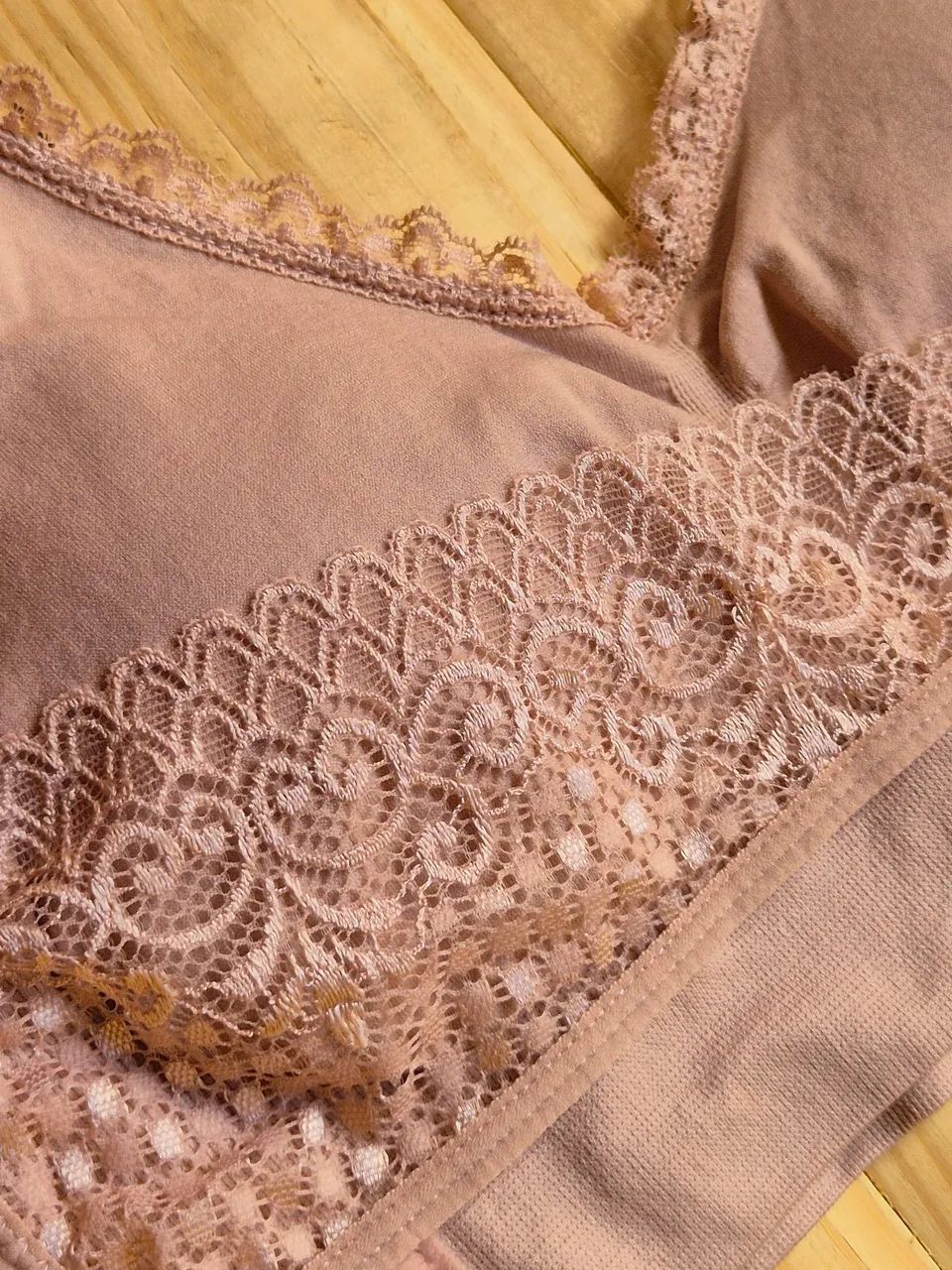 Top com renda transpassado 