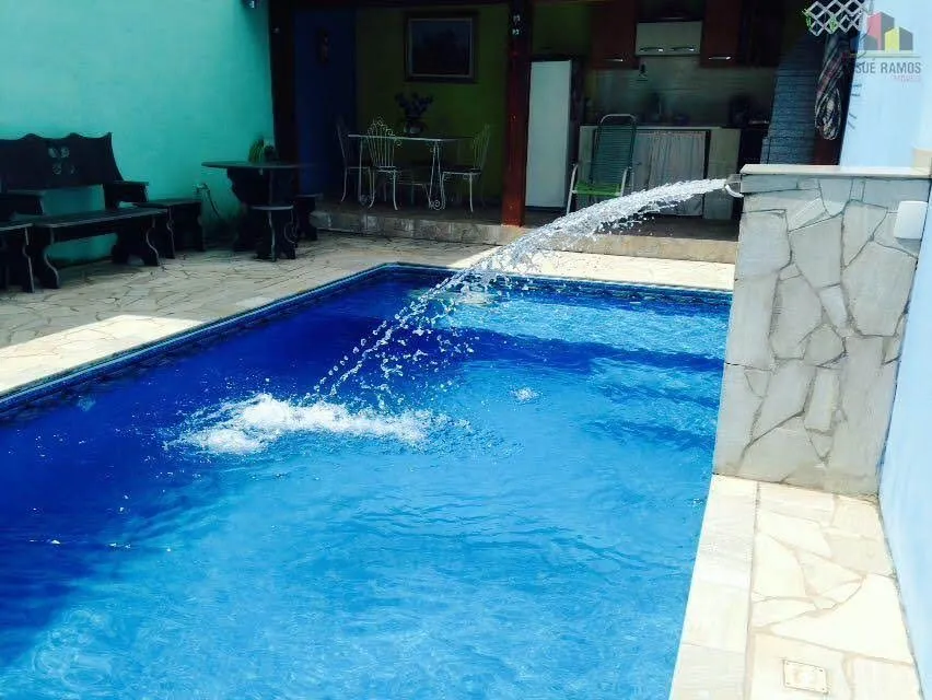 Sobrado lindo, com piscina e churrasqueira, venha conferir
