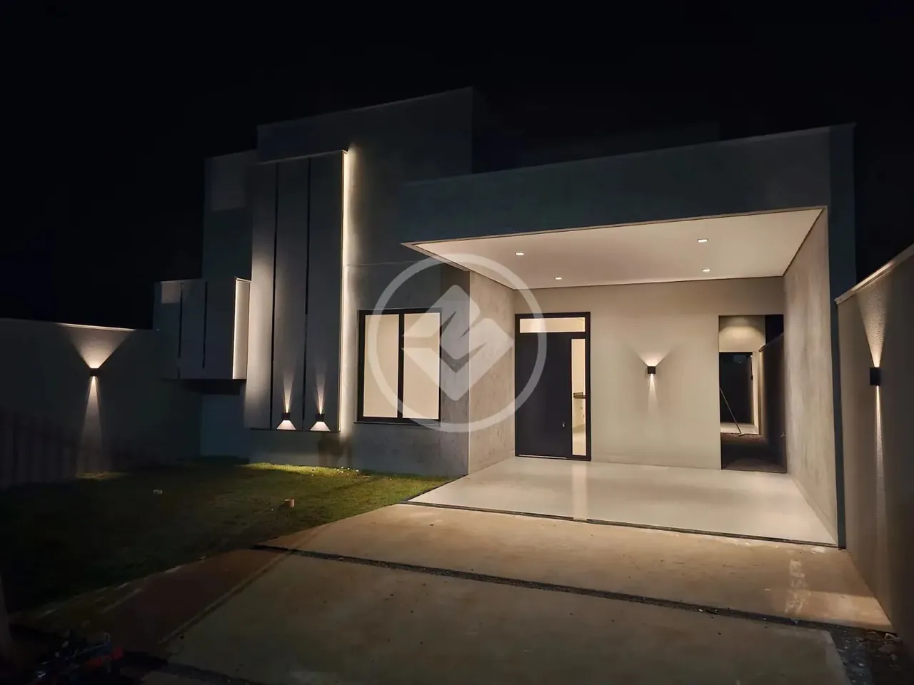 CASA 3 QUARTOS (1 SUÍTE), CHURRASQUEIRA E BELA ARQUITETURA SONHALTO VIDEIRA SINOP-MT codig